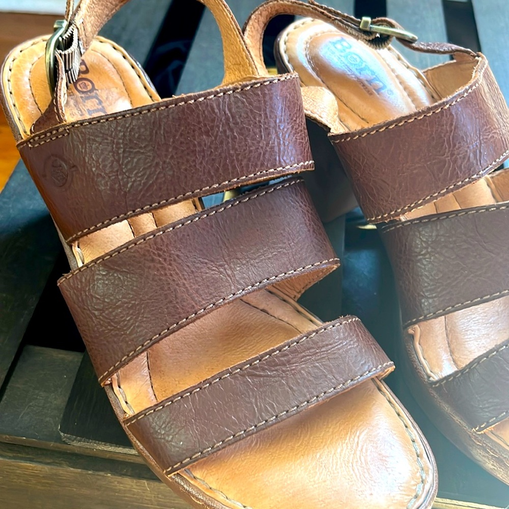 Size 8 leather shoe by Born